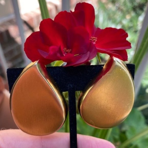 VTG Clara Studio Gold Teardrop Couture EARRING - Picture 4 of 9